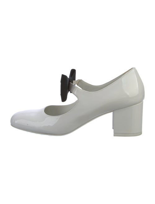 Chanel 2024 Interlocking CC Logo Pumps