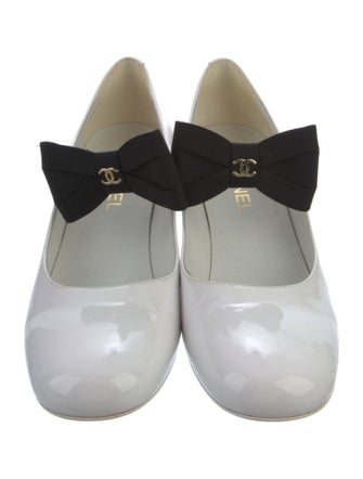 Chanel 2024 Interlocking CC Logo Pumps