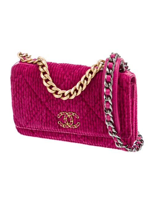 Chanel 19 Wallet On Chain