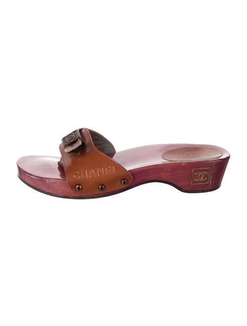 Chanel Interlocking CC Logo Patent Leather Slides