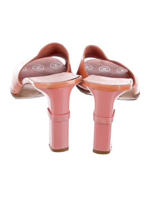 Chanel Interlocking CC Logo Patent Leather Slides