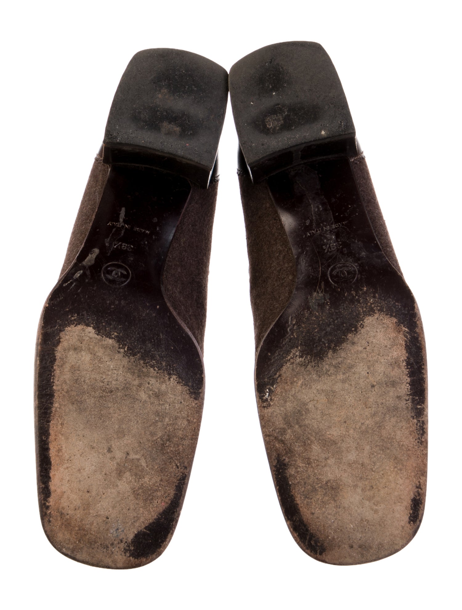 Chanel Vintage Interlocking CC Logo Pumps