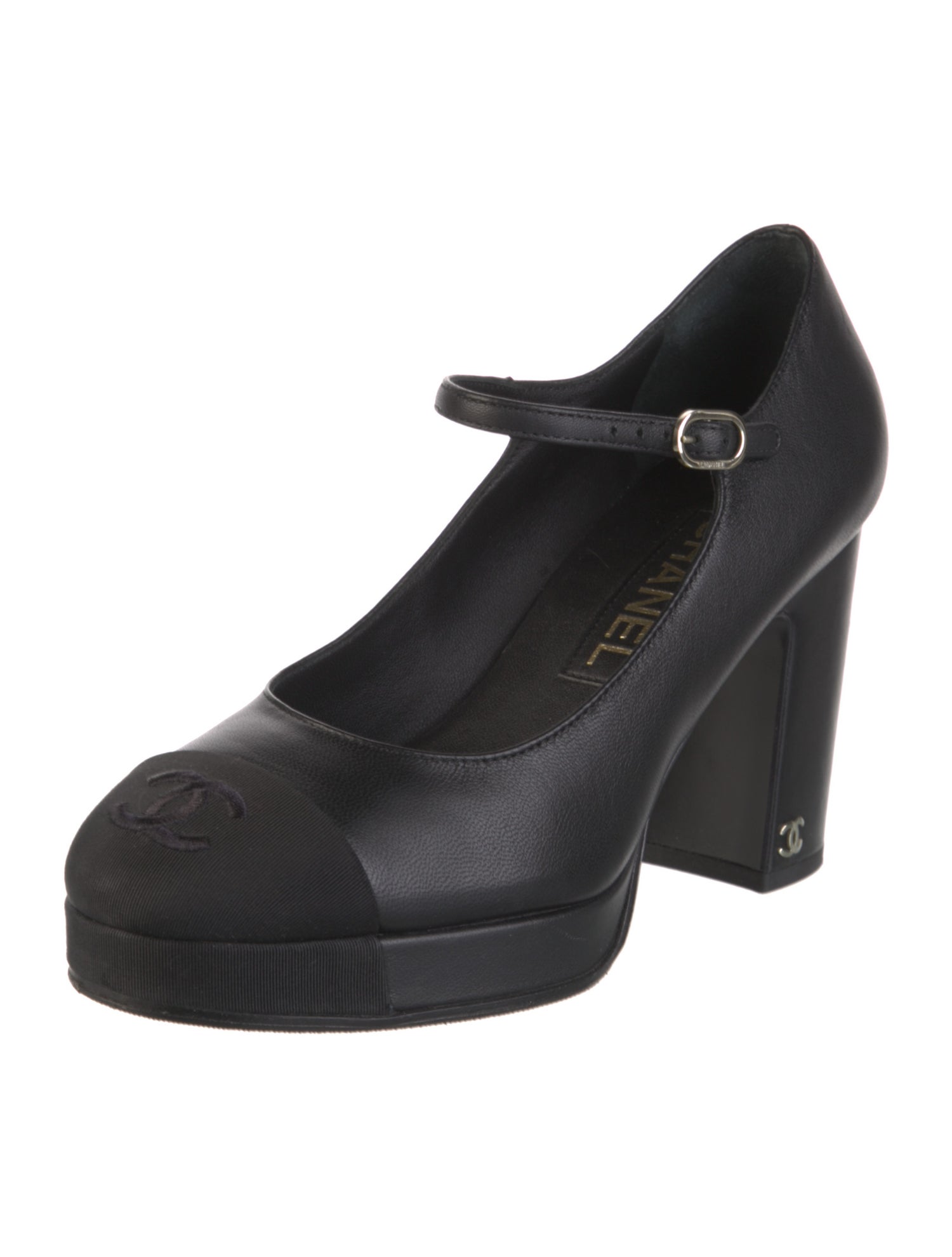 Chanel 2023 Interlocking CC Logo Pumps