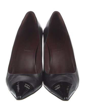 Chanel 2007 Interlocking CC Logo Pumps