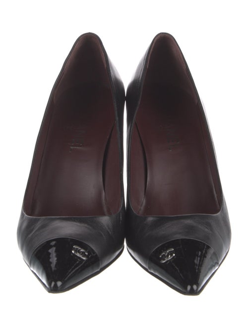 Chanel 2007 Interlocking CC Logo Pumps