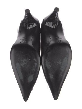 Chanel 2007 Interlocking CC Logo Pumps