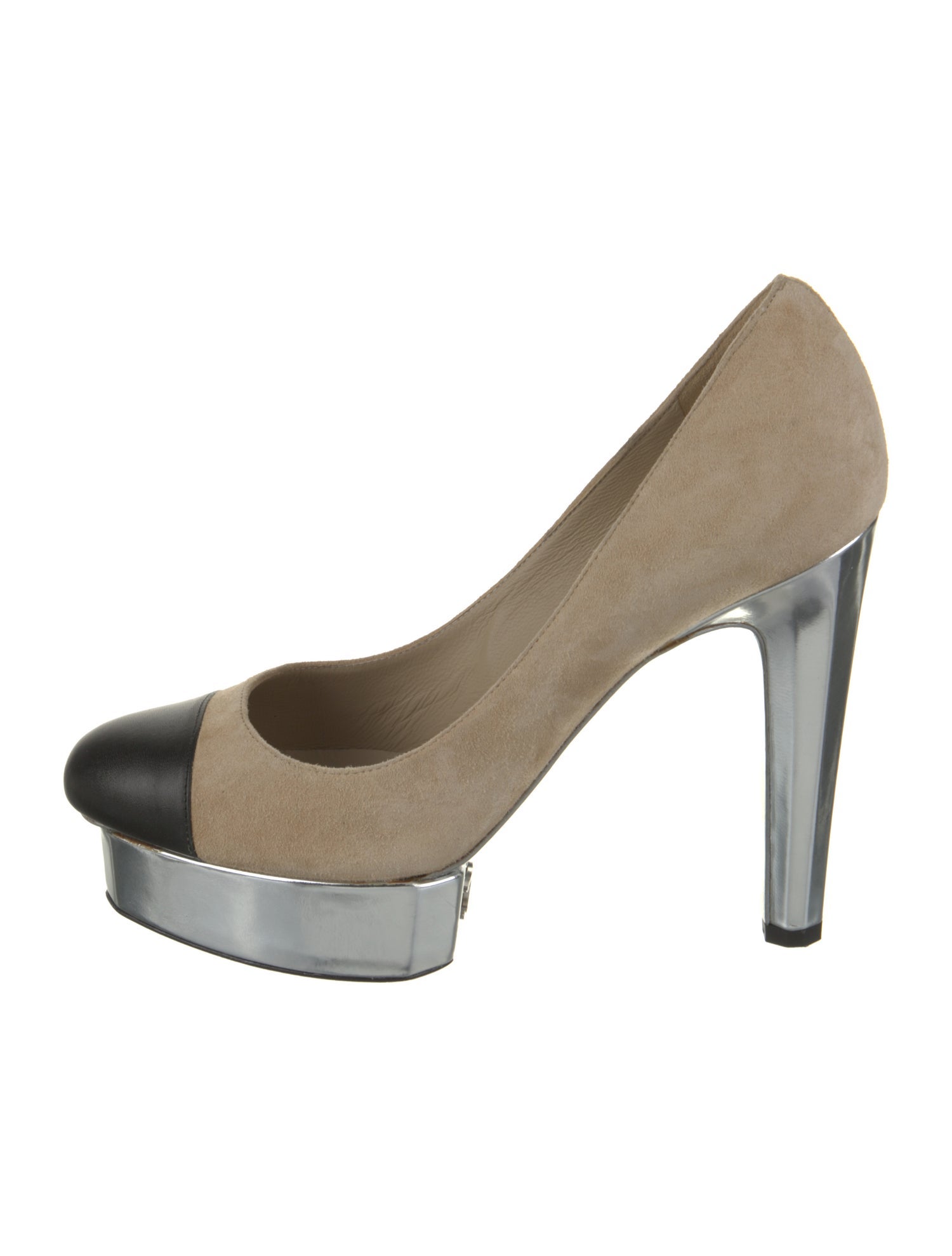 Chanel 2011 Interlocking CC Logo Pumps