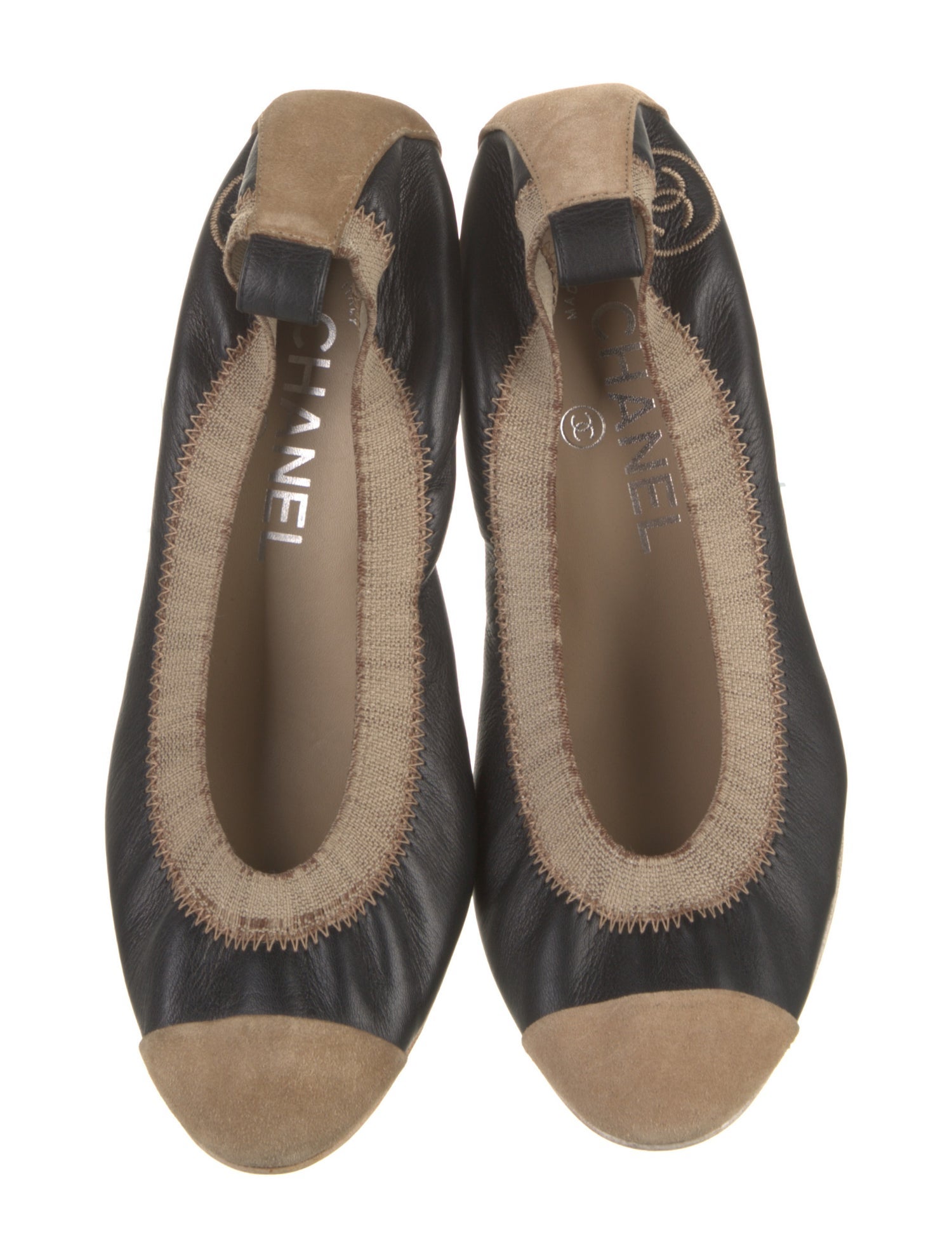 Chanel 2011 Interlocking CC Logo Pumps