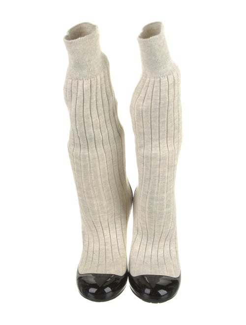 Chanel Interlocking CC Logo Pumps