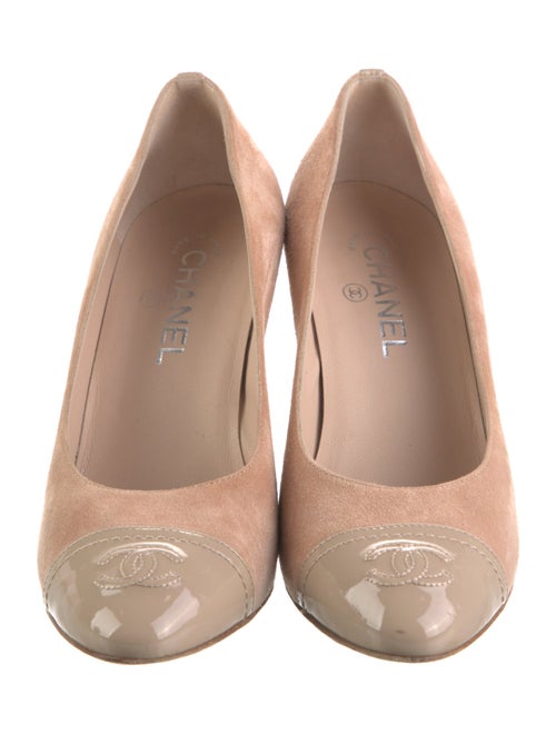 Chanel 2018 Interlocking CC Logo Pumps