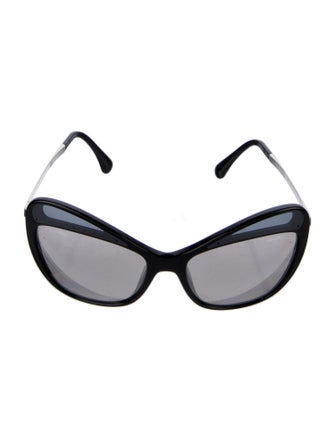 Chanel Interlocking CC Logo Cat-Eye Sunglasses