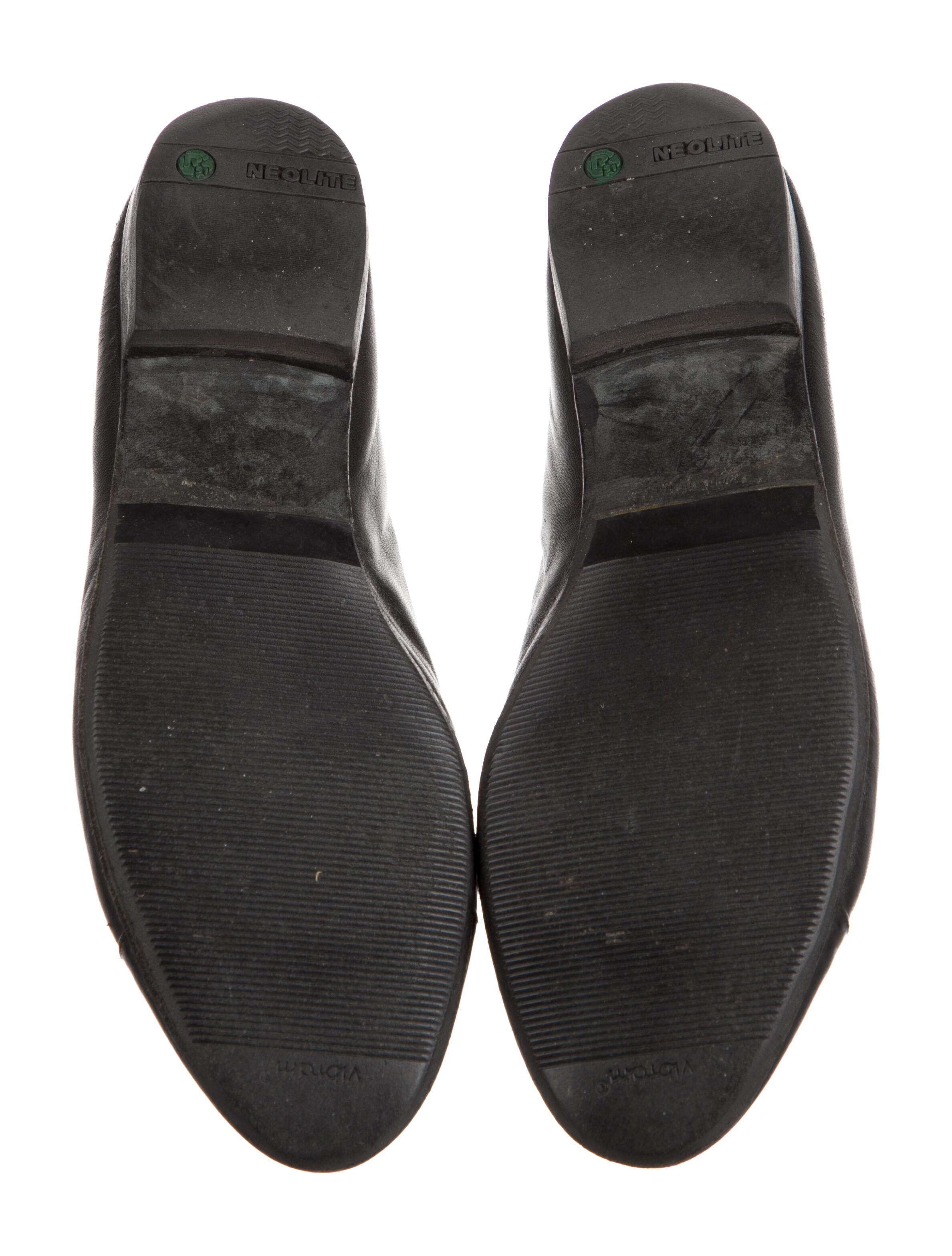 Chanel Interlocking CC Logo Leather Ballet Flats