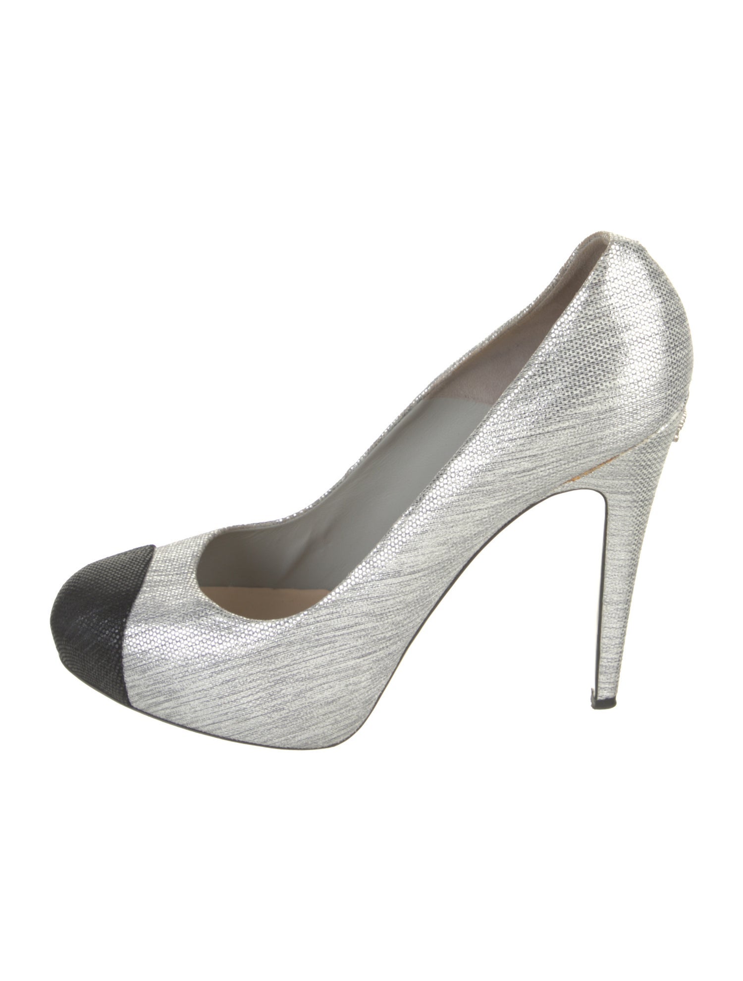 Chanel Interlocking CC Logo Pumps