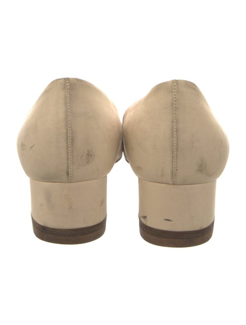 Chanel Interlocking CC Logo Nubuck Pumps