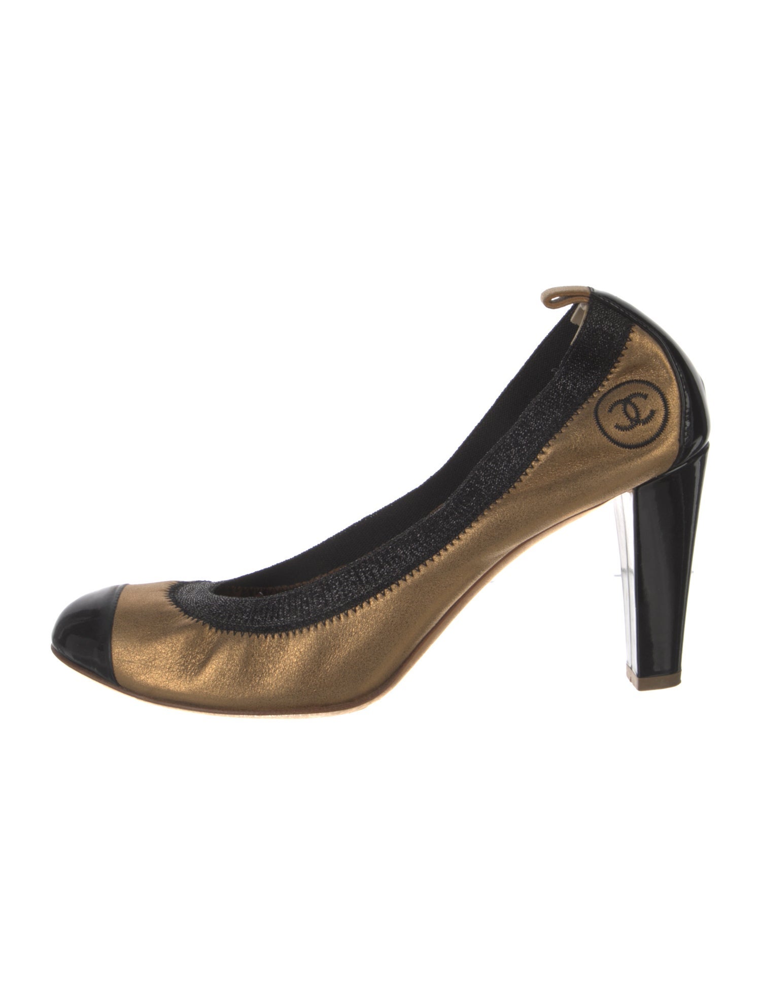 Chanel Interlocking CC Logo Leather Pumps