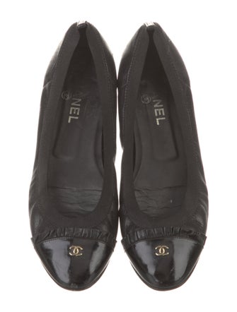 Chanel Interlocking CC Logo Leather Ballet Flats