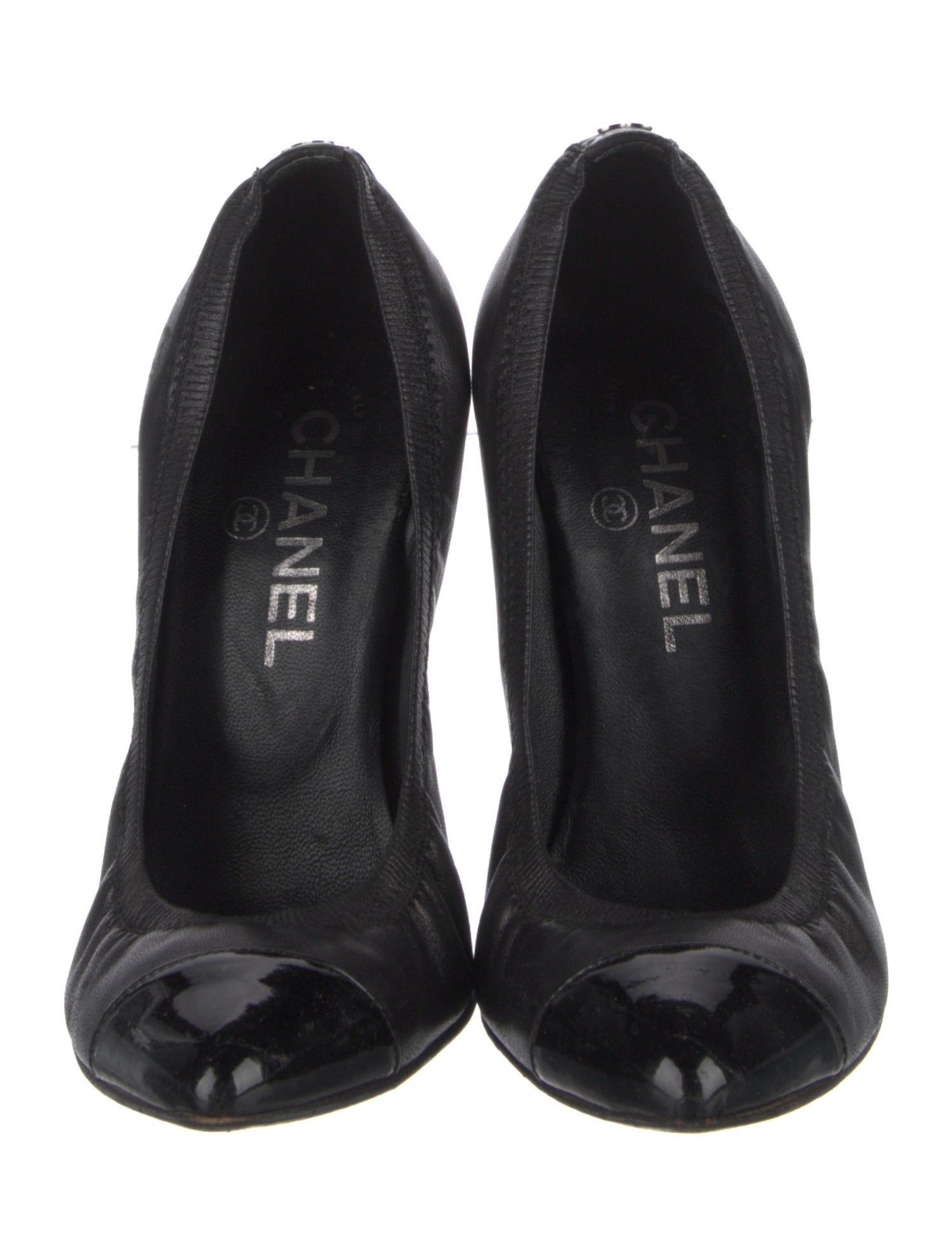 Chanel 2008 Interlocking CC Logo Pumps