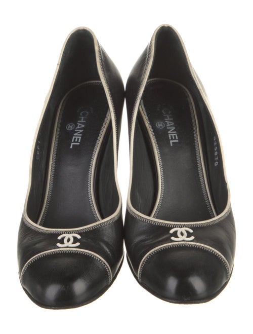 Chanel 2008 Interlocking CC Logo Pumps