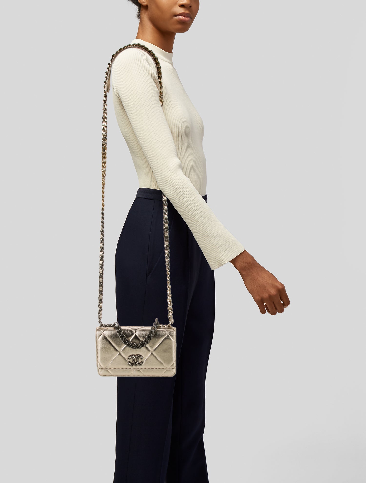 Chanel 19 Wallet On Chain