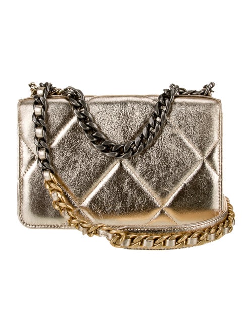 Chanel 19 Wallet On Chain