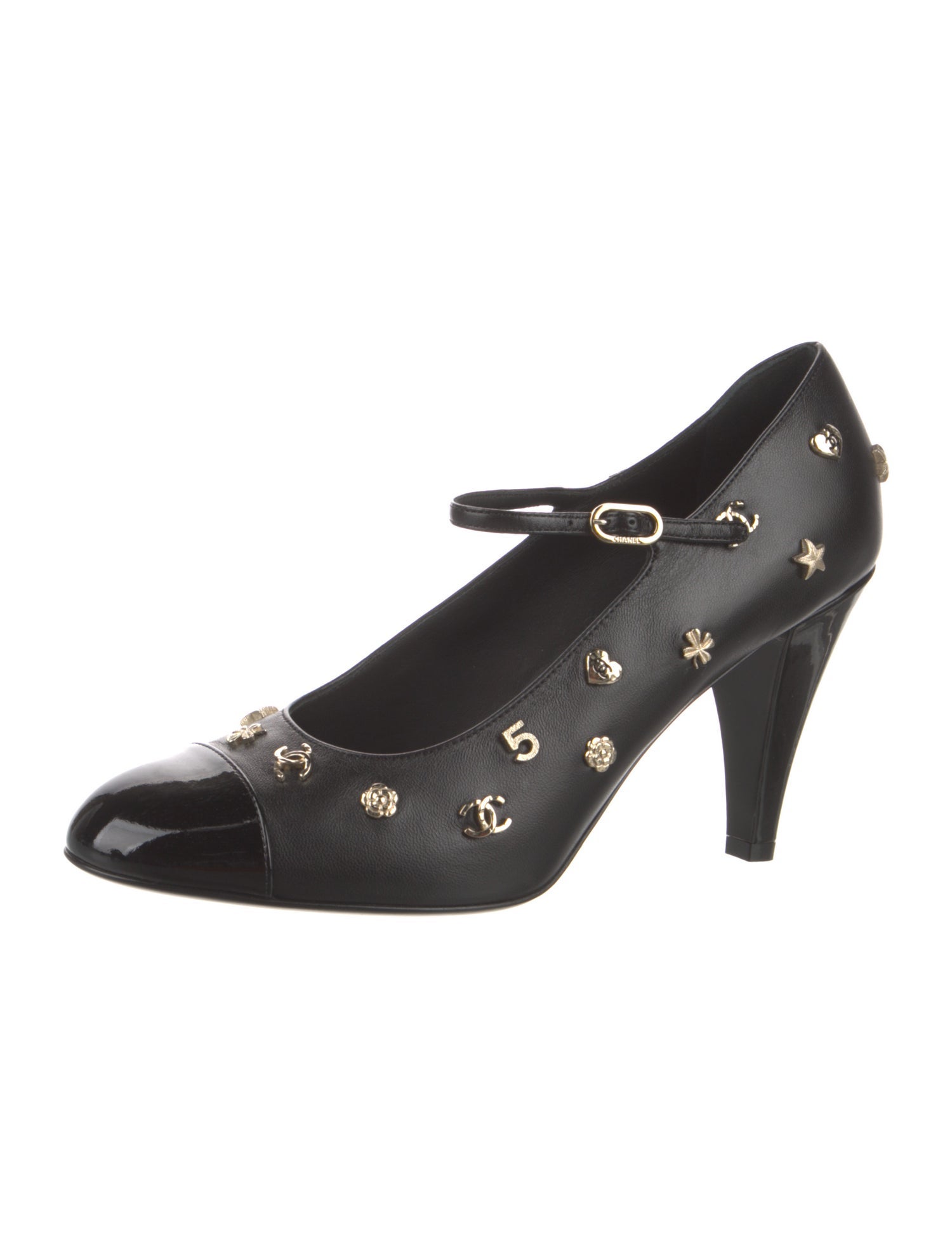 Chanel 2023 Interlocking CC Logo Pumps