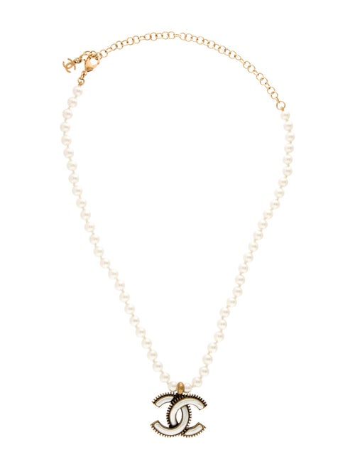 Chanel 2024 Faux Pearl CC Pendant Neckalce