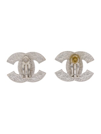 Chanel Strass Heart CC Clip-On Earrings