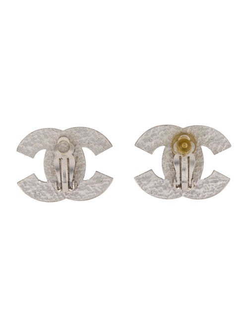 Chanel Strass Heart CC Clip-On Earrings