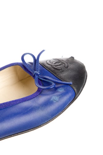 Chanel Interlocking CC Logo Leather Ballet Flats