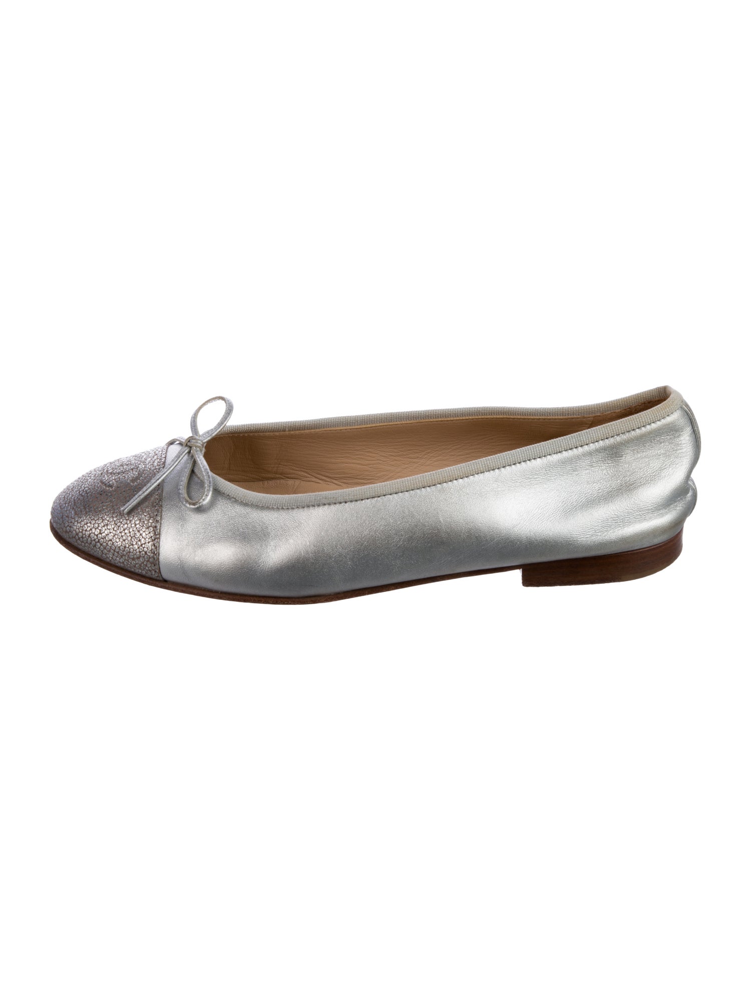 Chanel Interlocking CC Logo Leather Ballet Flats