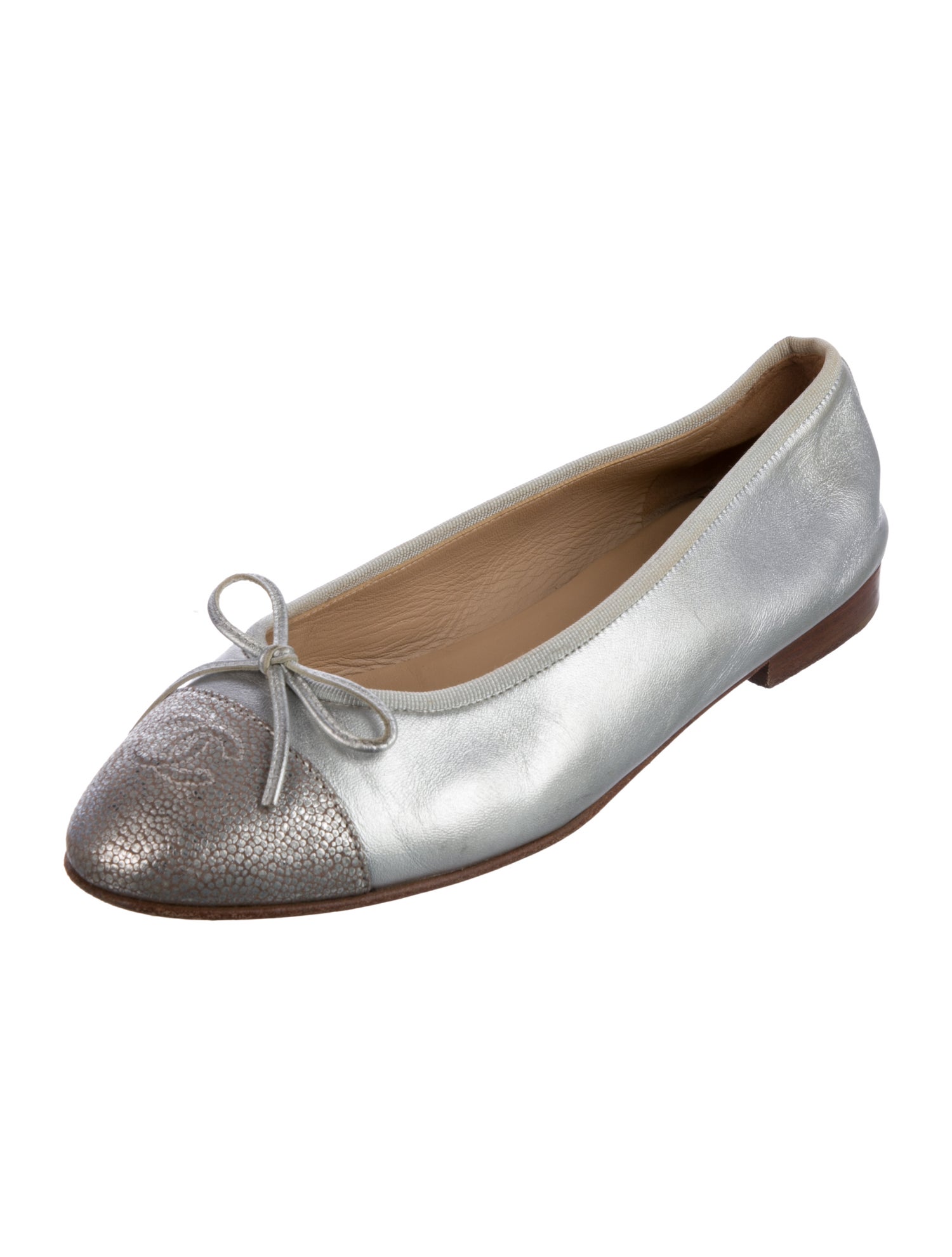 Chanel Interlocking CC Logo Leather Ballet Flats