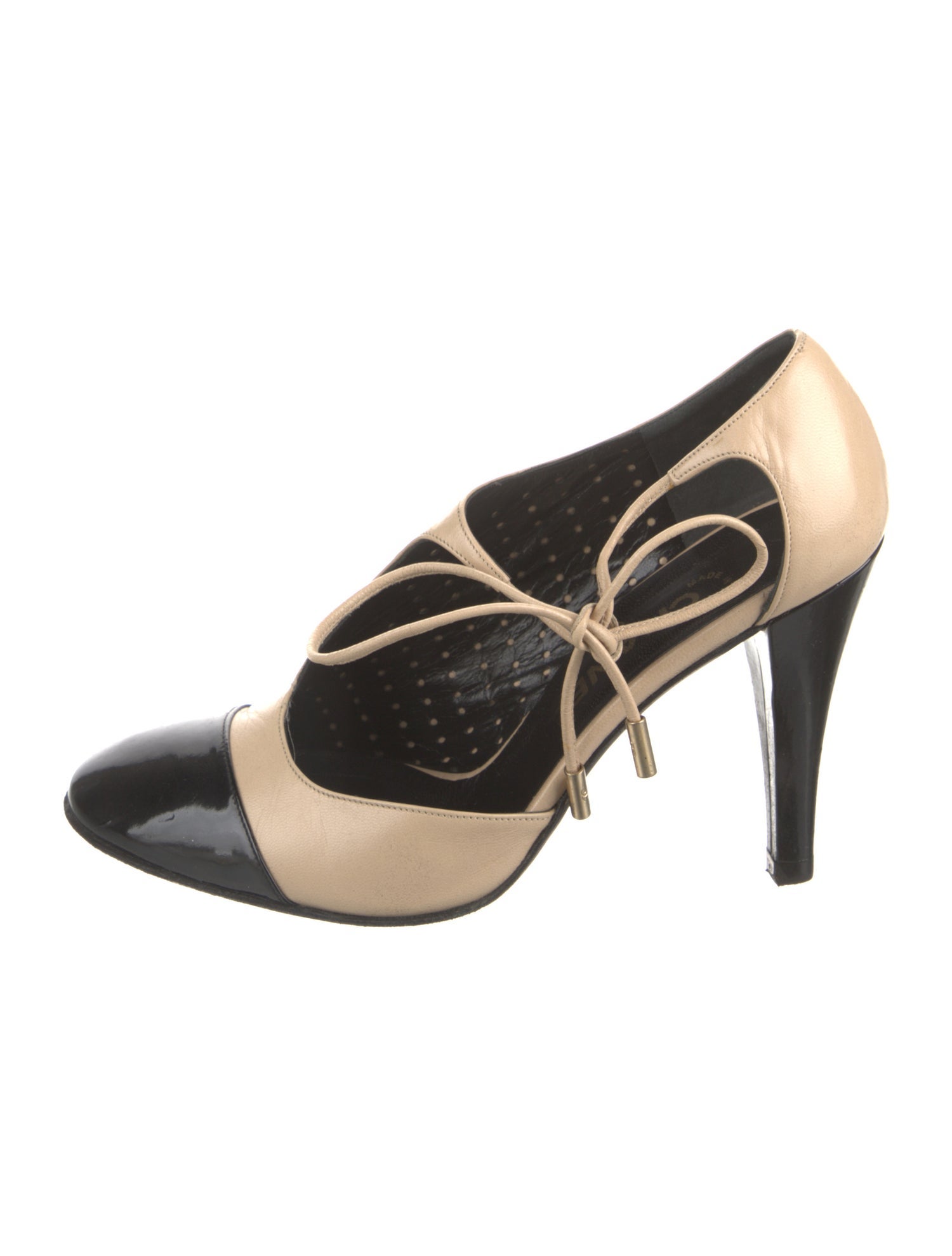 Chanel Vintage 2003 D'Orsay Pumps