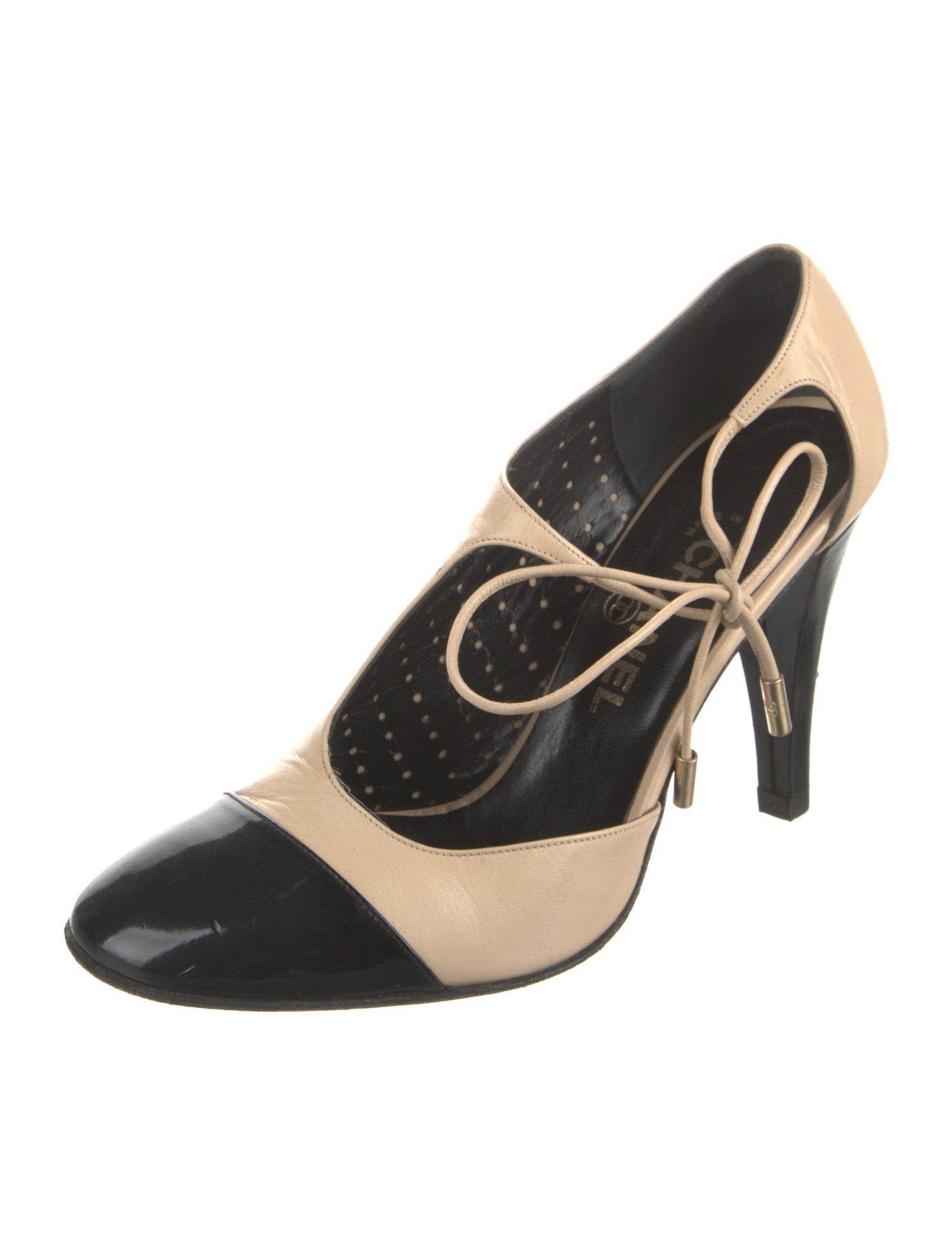 Chanel Vintage 2003 D'Orsay Pumps