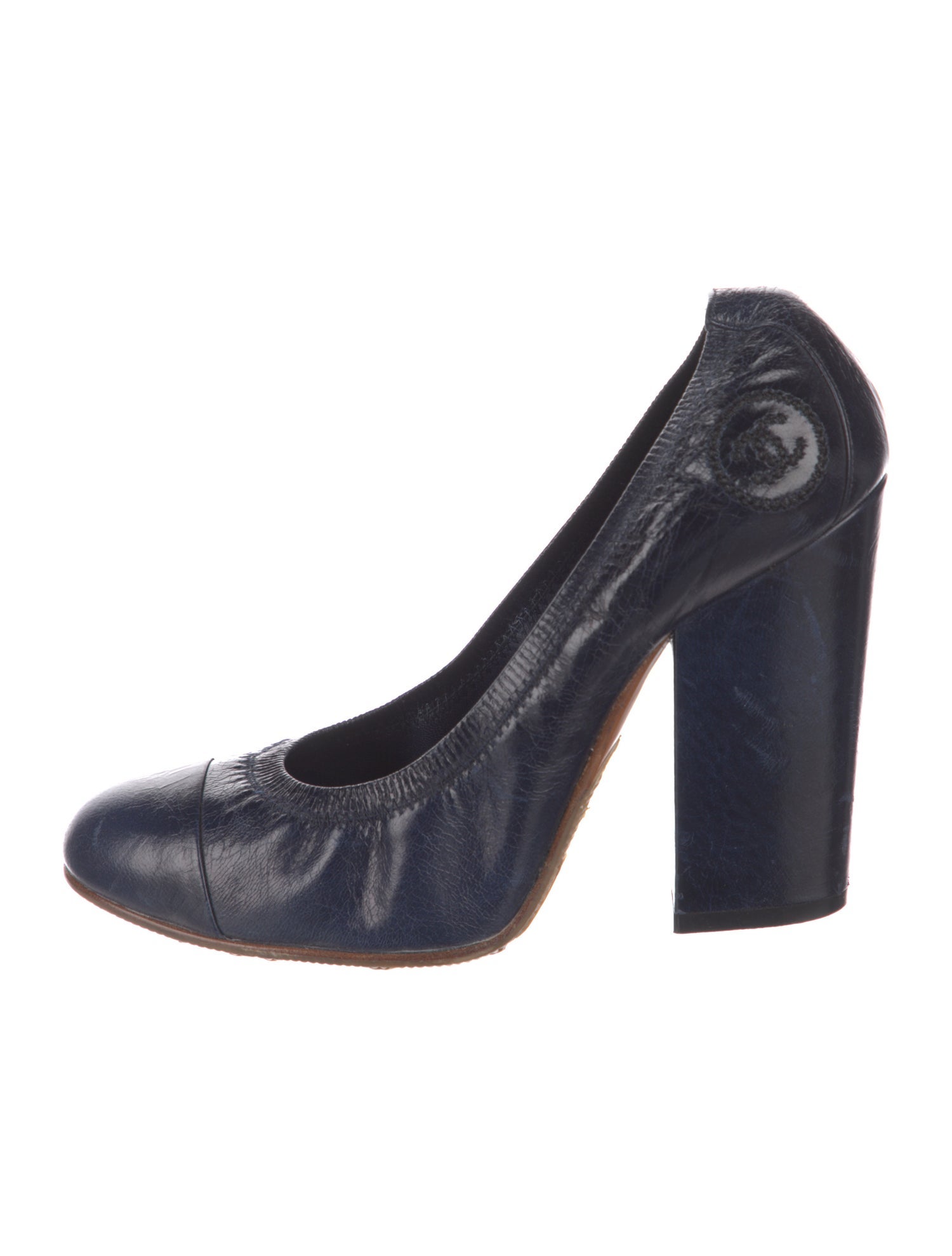 Chanel 2008 Interlocking CC Logo Pumps