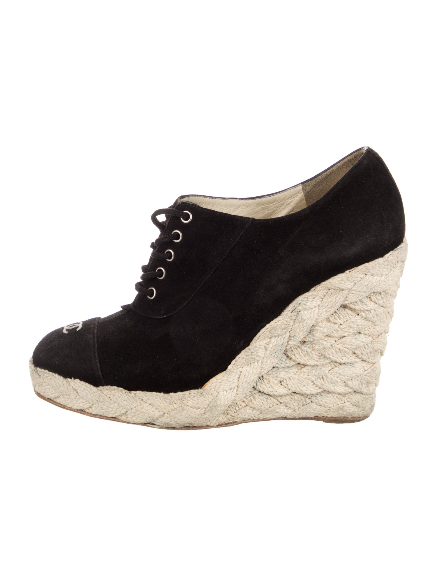 Chanel Interlocking CC Logo Suede Pumps