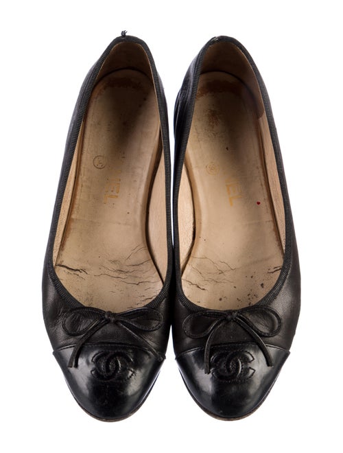 Chanel Interlocking CC Logo Leather Ballet Flats