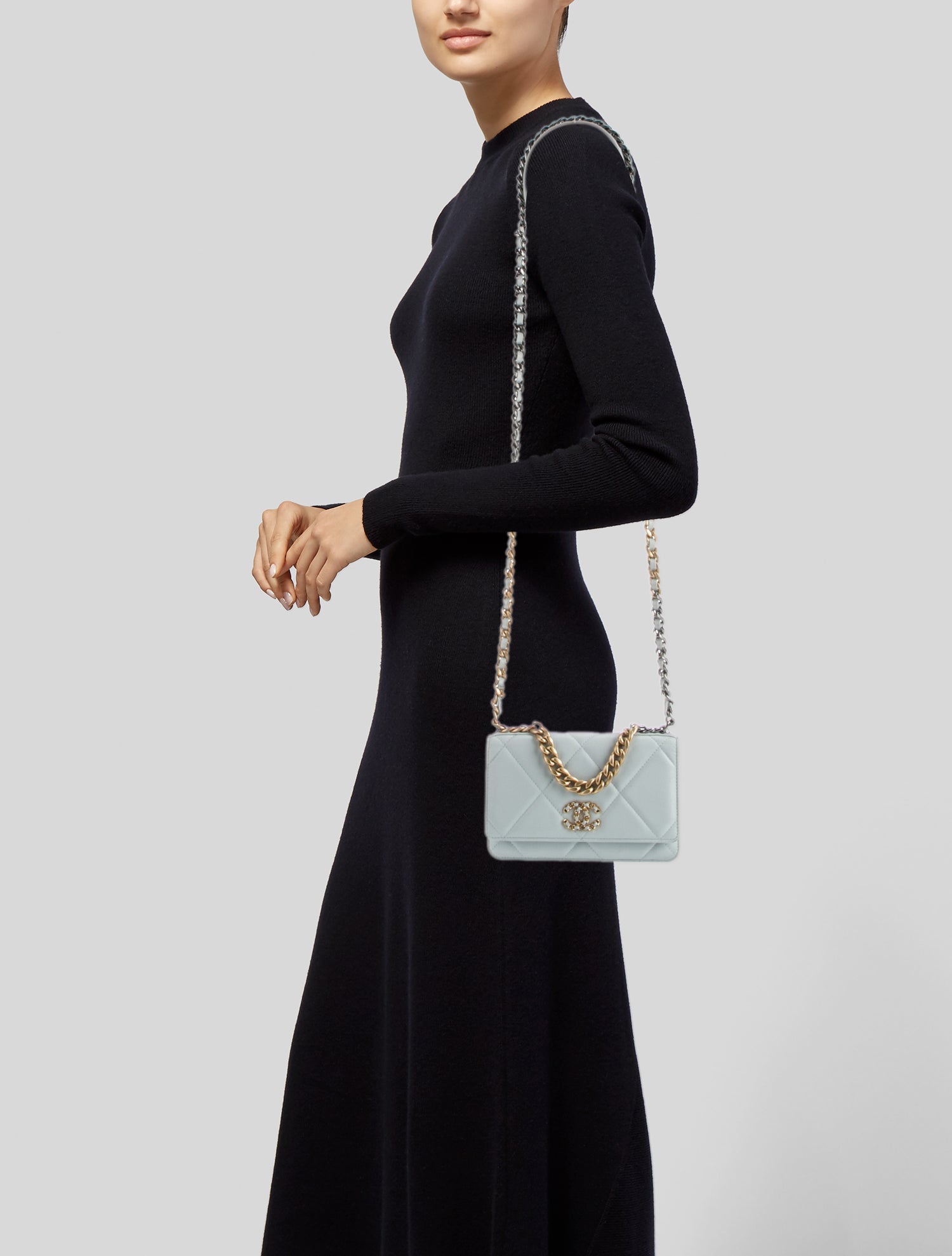 Chanel 19 Wallet On Chain