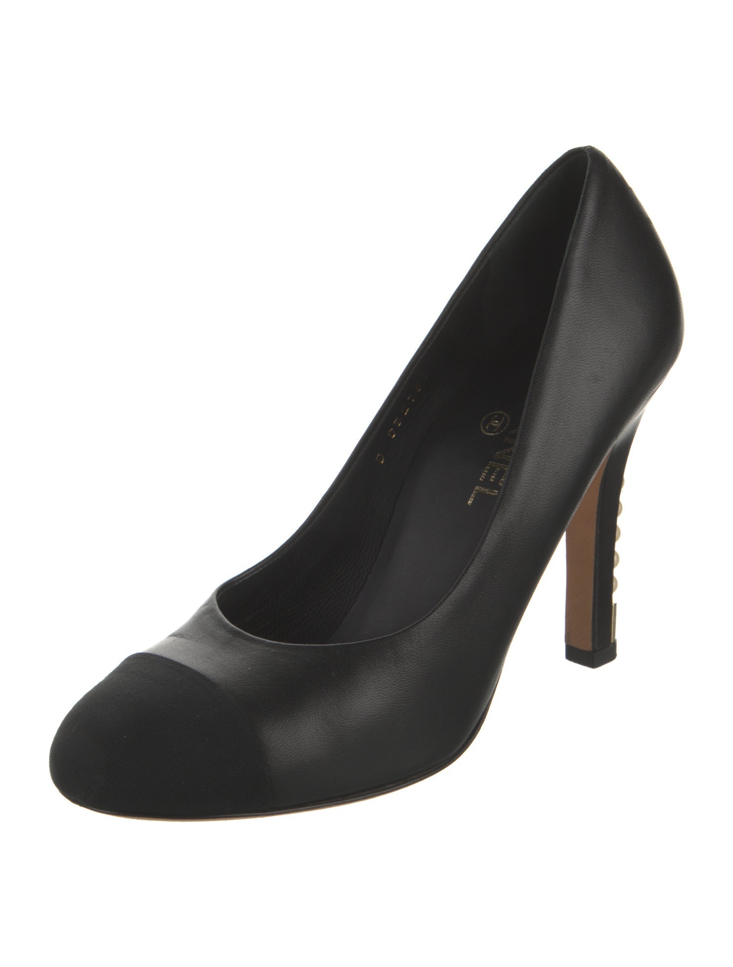 Chanel Interlocking CC Logo Leather Pumps