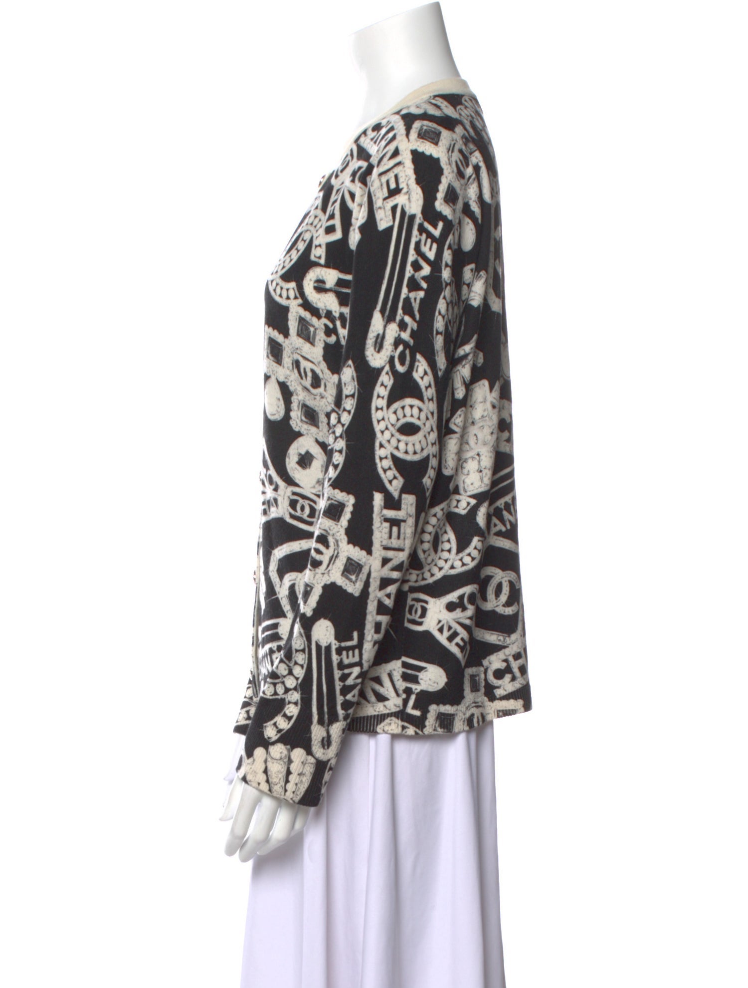 Chanel 2023 Coco Neige Sweater