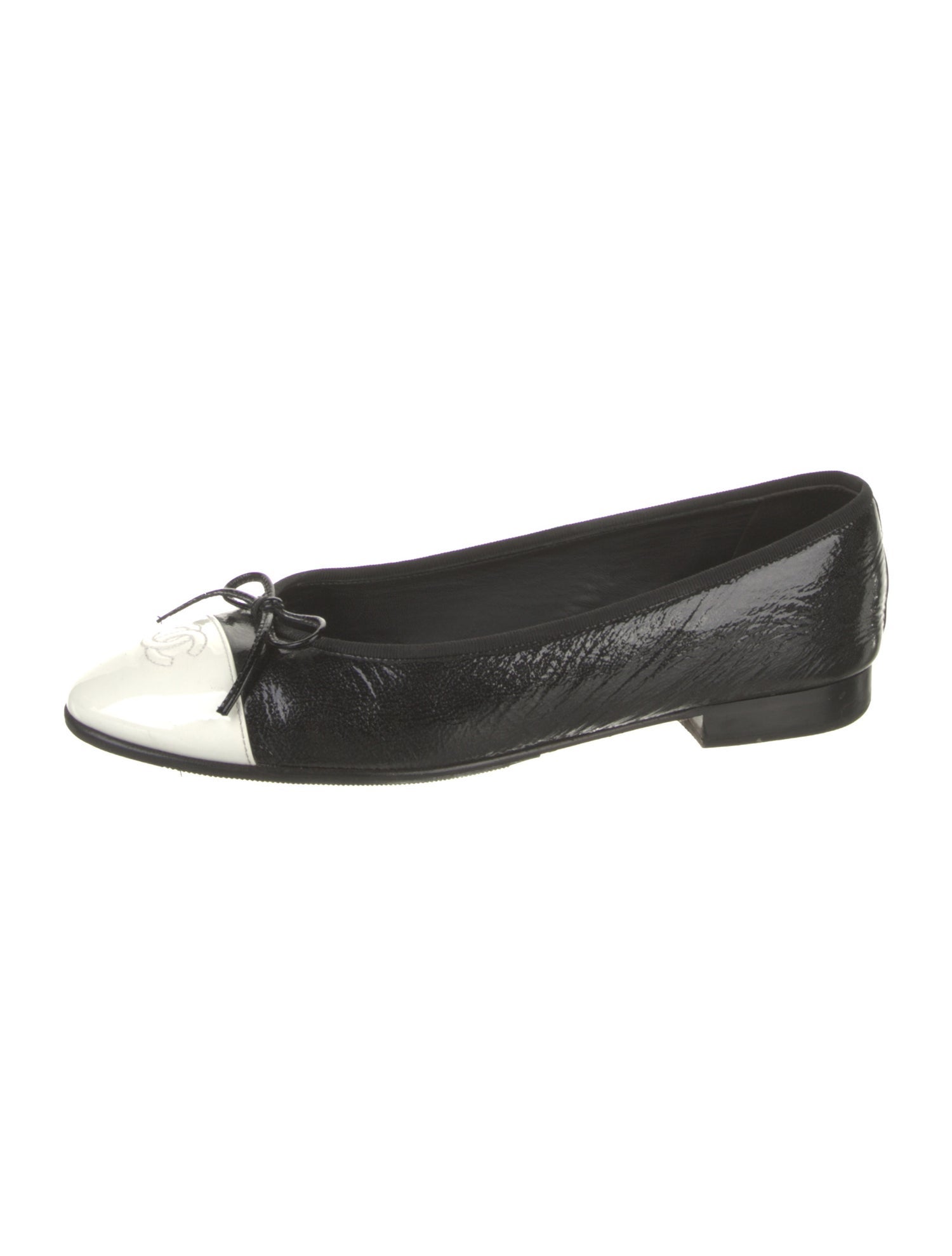 Chanel Interlocking CC Logo Patent Leather Flats