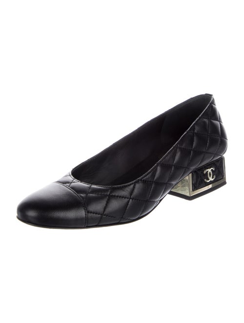 Chanel Interlocking CC Logo Lambskin Pumps
