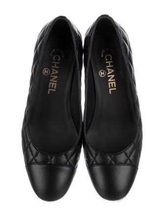 Chanel Interlocking CC Logo Lambskin Pumps