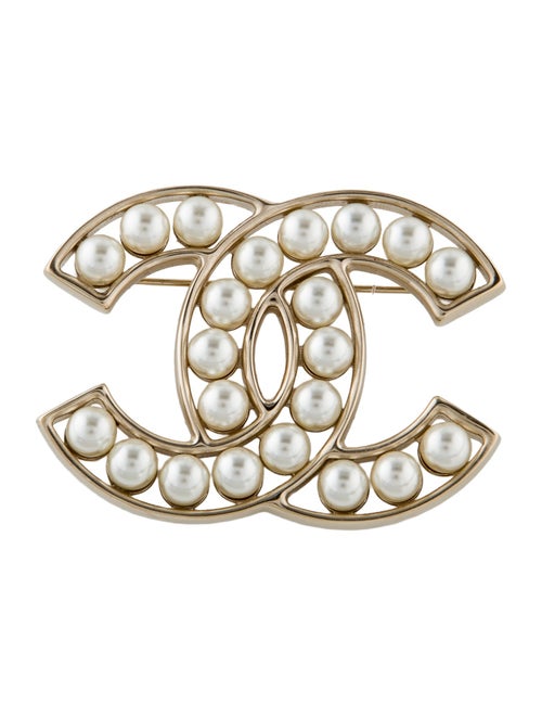 Chanel 2022 Faux Pearl CC Brooch Pin
