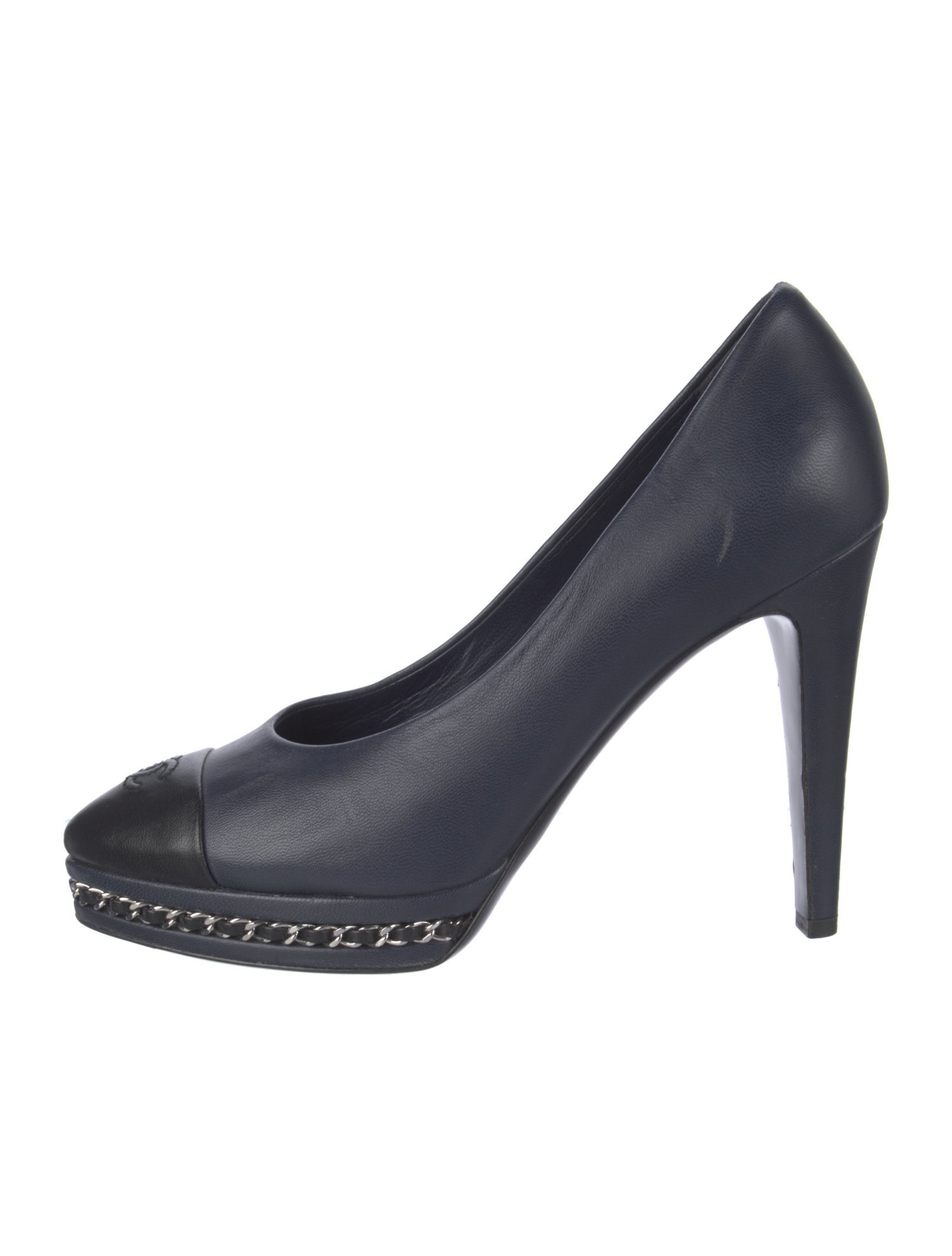 Chanel Interlocking CC Logo Leather Pumps
