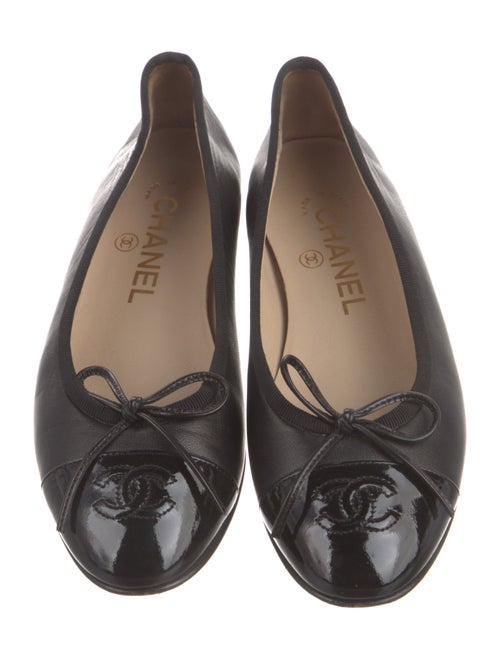 Chanel Interlocking CC Logo Leather Ballet Flats