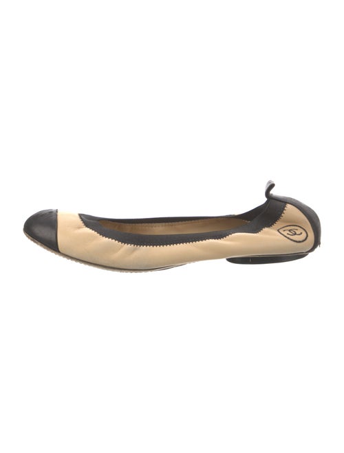 Chanel Interlocking CC Logo Leather Ballet Flats