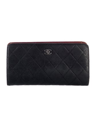 Chanel Yen Bifold Wallet Interlocking CC Logo Continental Wallet