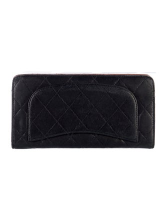 Chanel Yen Bifold Wallet Interlocking CC Logo Continental Wallet