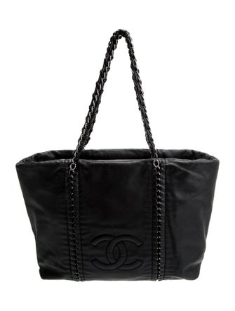 Chanel Luxe Ligne Tote