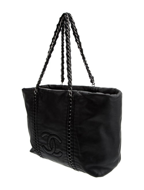 Chanel Luxe Ligne Tote